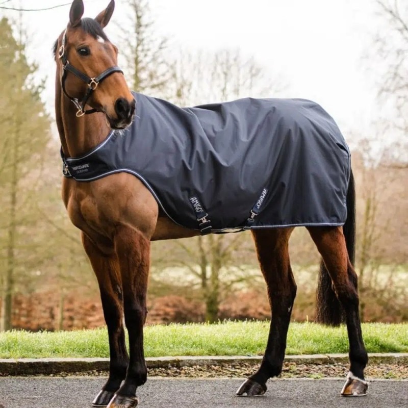 Couverture de marcheur Amigo Walker 100g Marine – Horseware Couverture de marcheur Amigo Walker 100g Marine – Horseware
